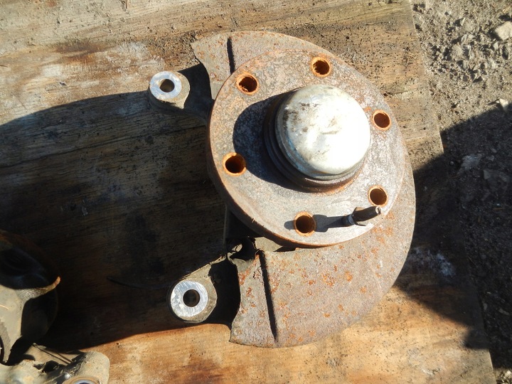 фото №5, Поворотный кулак левая iveco daily 35s 11-