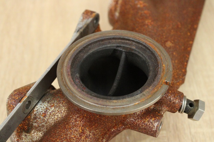 фото №8, Оригинальный коллектор выпускной bmw 3.0d g30 g20 g11 g05 8570152 25km