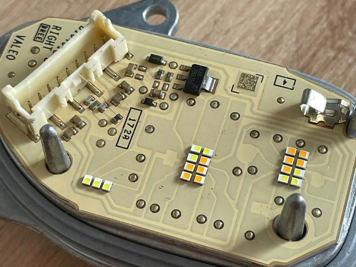 фото №3, Модуль права 19led drl b104613b 90145443 82a998474 do audi a1 s1