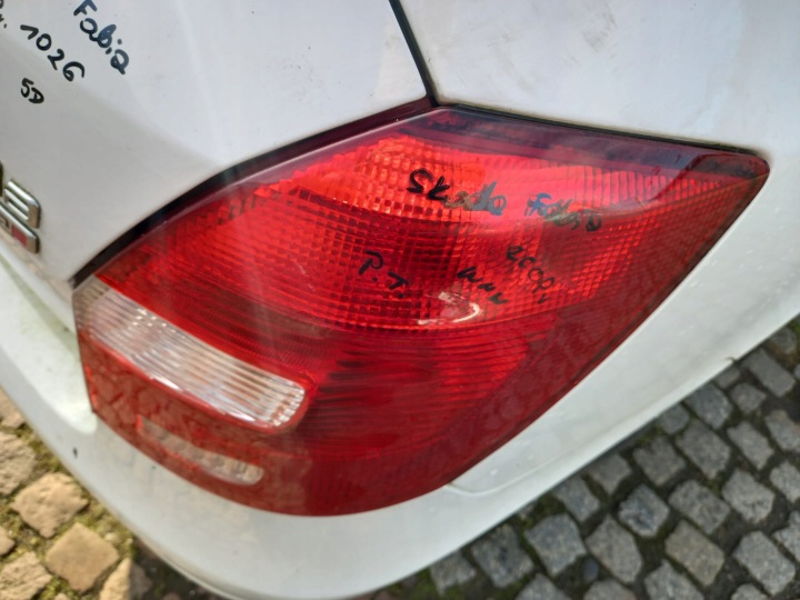 фото №6, Фара l.p. зад skoda fabia ii 5d универсал 09r.