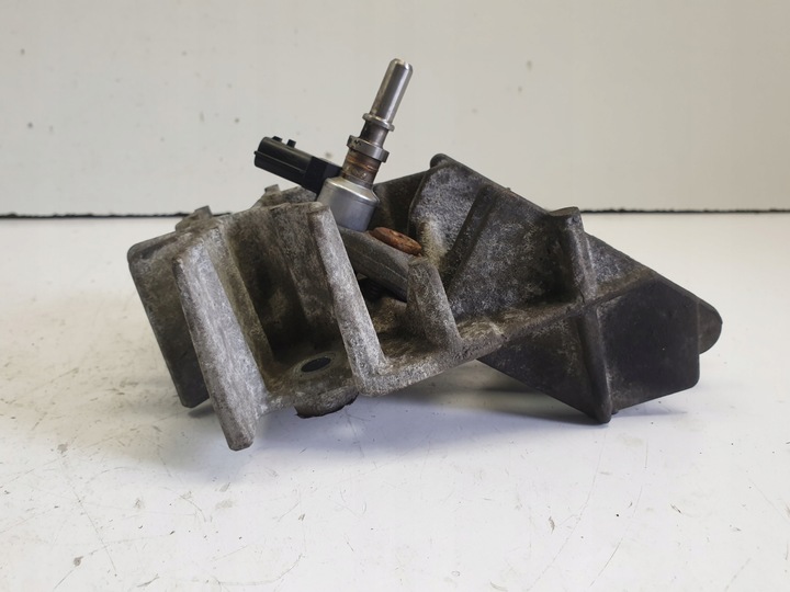 фото №3, Renault clio iii 1.5 dci лапи держатель форсунка dpf 8200771226