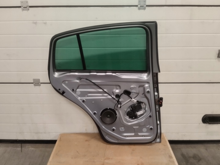 фото №8, Двері ліві зад задні комплектні vw golf vi plus la7q 2010 рік доставка