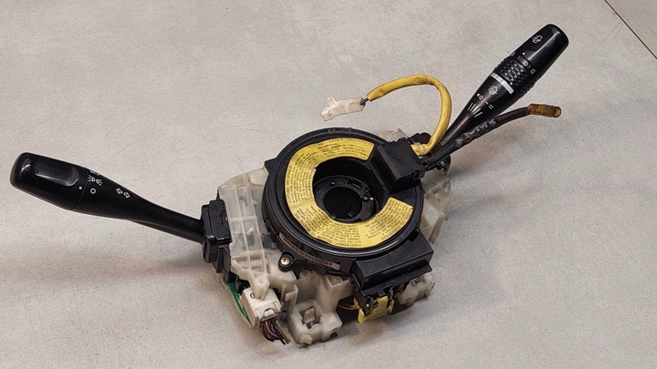 фото №7, Перемикач комбінований space wagon iii 2.4 gdi