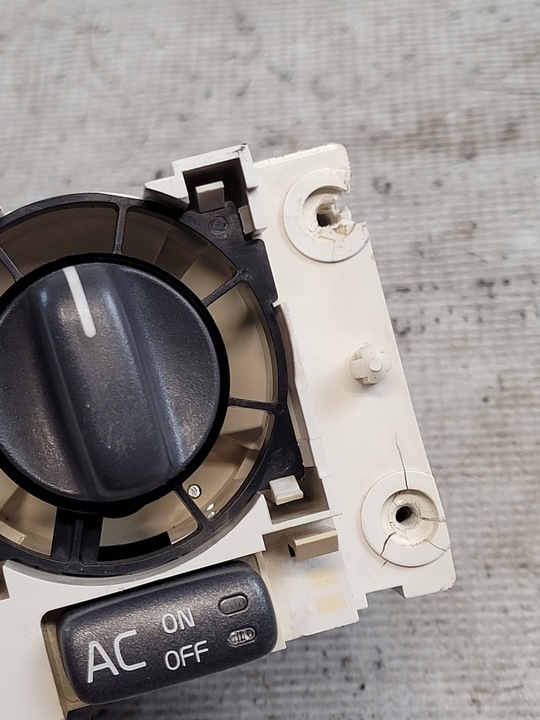 фото №12, Панель повітропровід кондиціонера оригінальний номер 863583 volvo v40 i 1 99r 1.6b