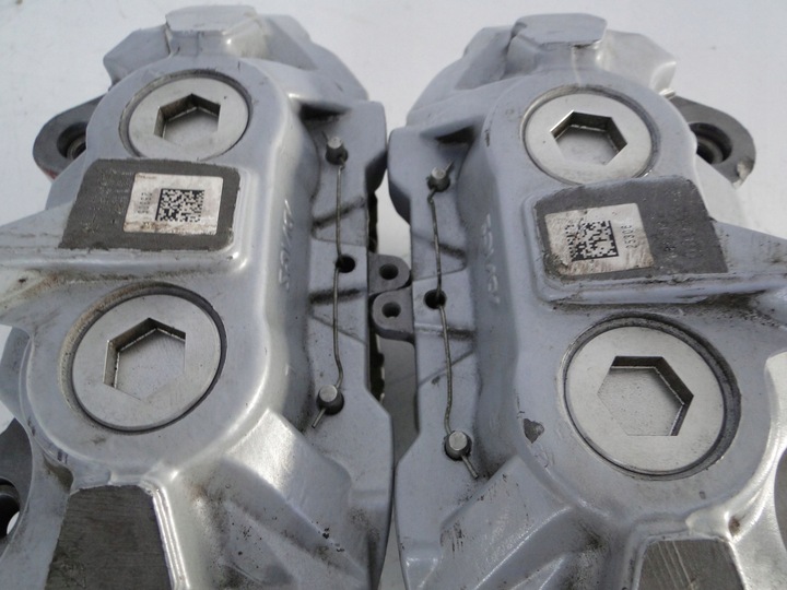 фото №13, Mercedes затискачі гальмівні передні перед комплект amg glc 253 cls 257