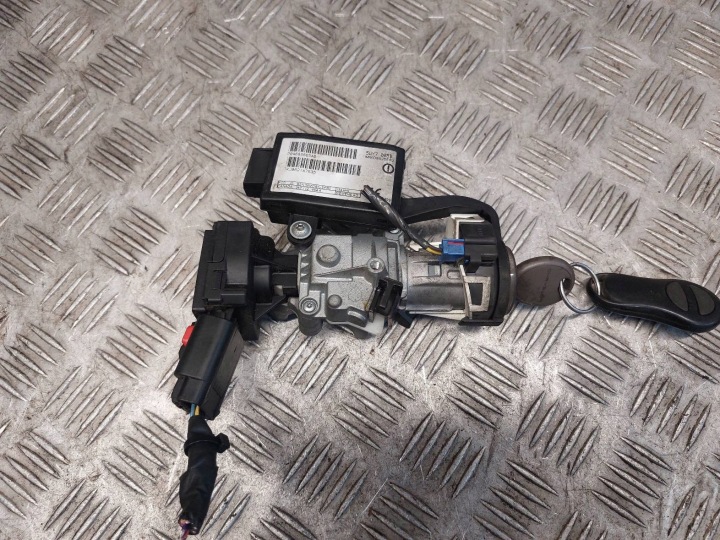 фото №11, Комплект стартовый cgrysler grand voyager iv 2.4 16v 04745860 04869000aj