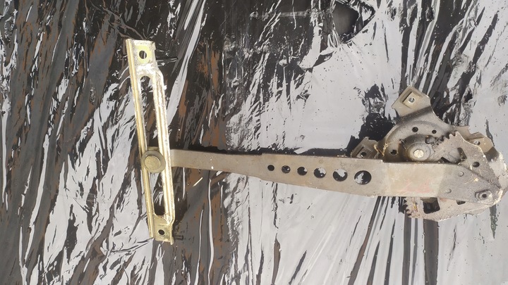 фото №4, Mercedes w123 підйомник вікна правий зад man.