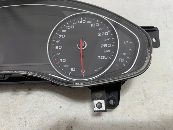 фото №7, Audi a6 c7 панель приладів 4g8920932d