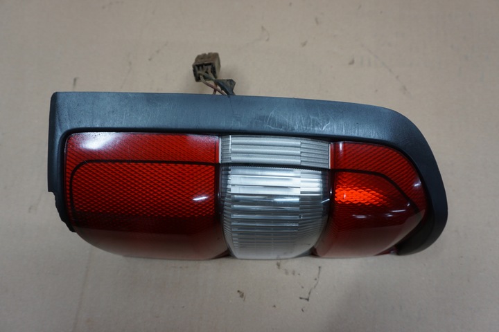 фото №9, Nissan patrol лампа левый зад левая задняя w крыло gr y61 97-04r