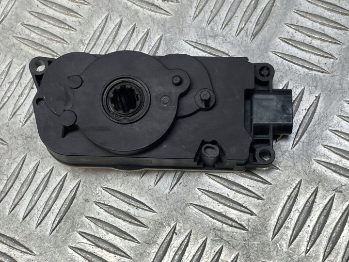 фото №5, Bmw (oem) 9464870 1' f40 моторчик двигатель ролета жалюзи