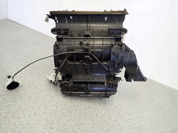 фото №11, Toyota verso 09-13 корпус нагревателя европа