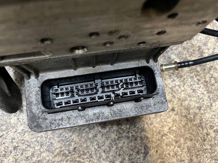 фото №10, Насос тормозная abs sbc блок управления штекер mercedes w211 3.2 cdi 204 km bdb