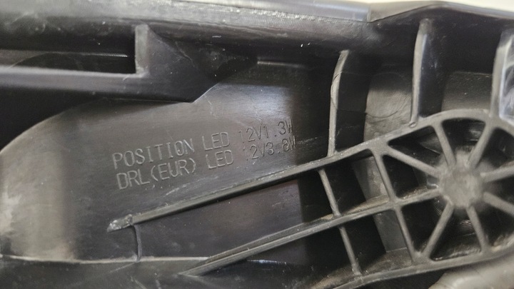 фото №15, Лампа перед ліва лінза led toyota verso-s ractis ii 2010-