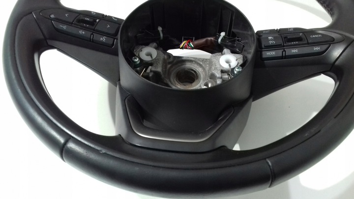 фото №8, Toyota yaris cross руль