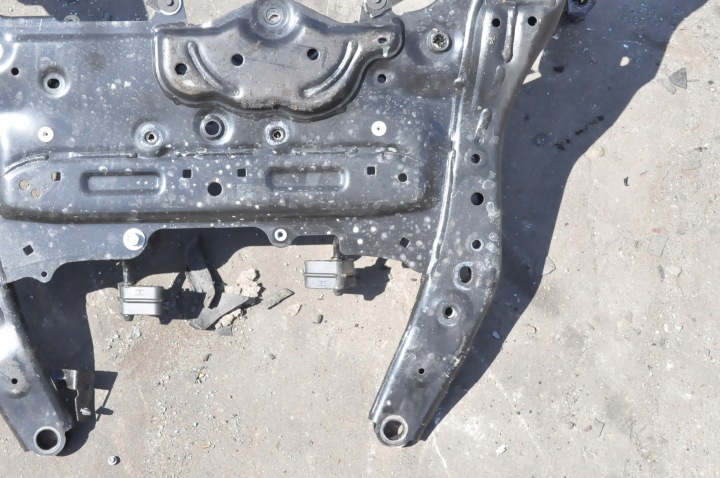 фото №9, Bmw 2 u06 1.5 гибрид подрамник подвески 8836337