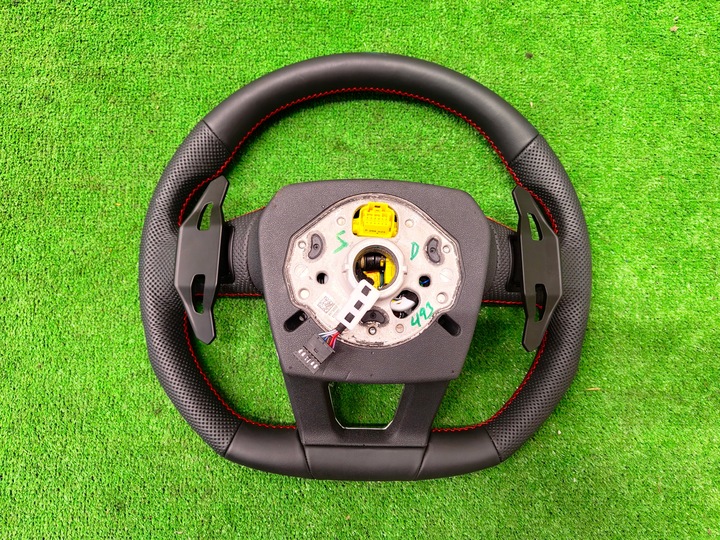 фото №8, Lamborghini urus кермо пелюстки perforacja червона nić