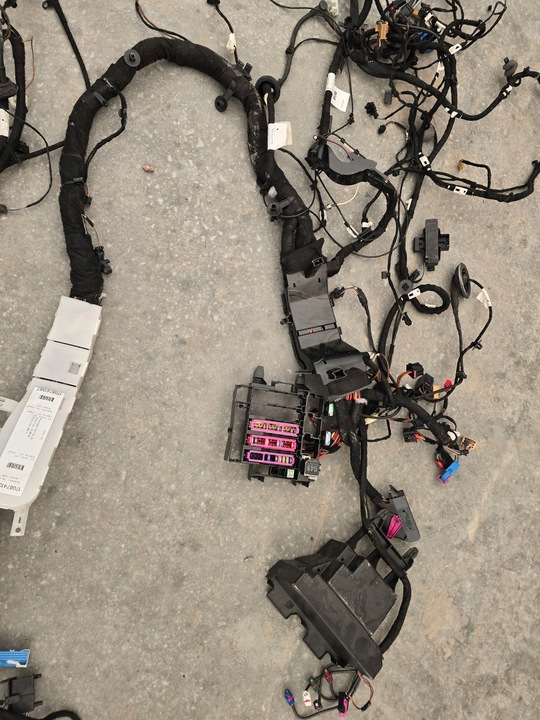 фото №12, Audi q7 15- установка жгут кабины