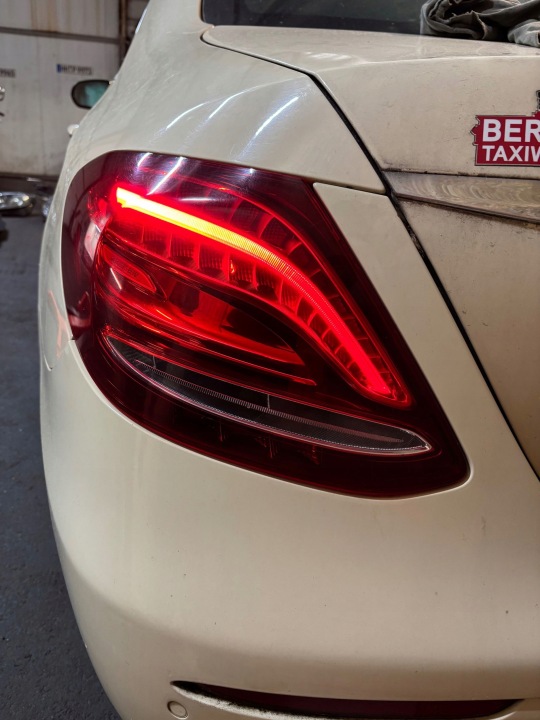 фото №16, Фара задня ліве зад оригінал mercedes e-klasa w213 a2139061500