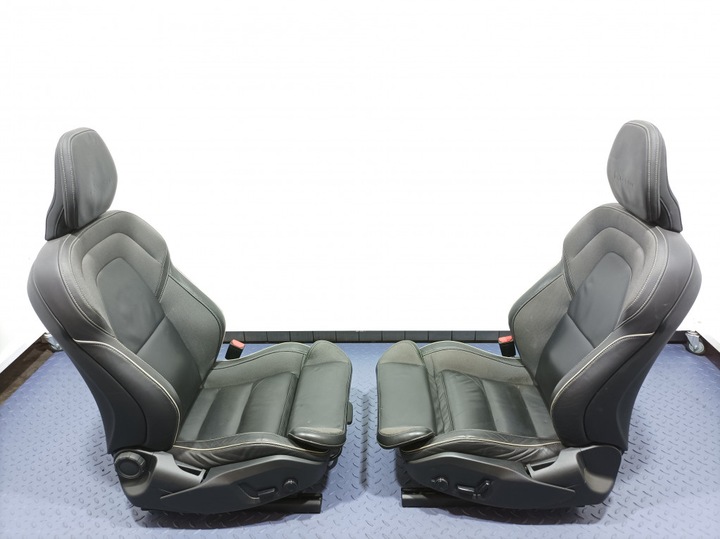 фото №9, Volvo xc60 ii сидіння диван комплект шкіра обшивки двері r-design