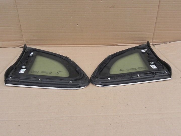 фото №4, Volvo v40 ii cross стекло кузовная хром левый правый зад