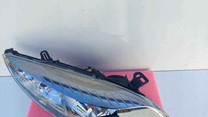 фото №7, Renault megane iii лампа правая перед передняя bi-xenon jak новая 3132