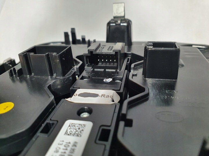 фото №14, A4 b9 s-line лампа освещение кабины люк комплект 8w0947135at