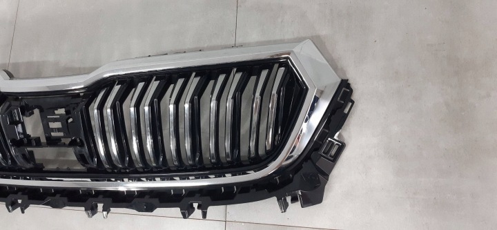 фото №7, Skoda kodiaq 21-24 рестайлінг центральна решітка бампера 565853653k