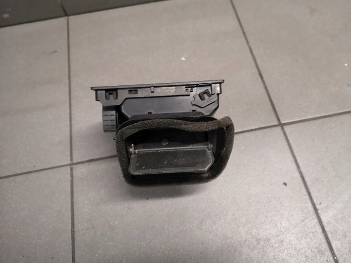 фото №8, Решітка повітропровід vw t5 eu ліва 7h1819203c