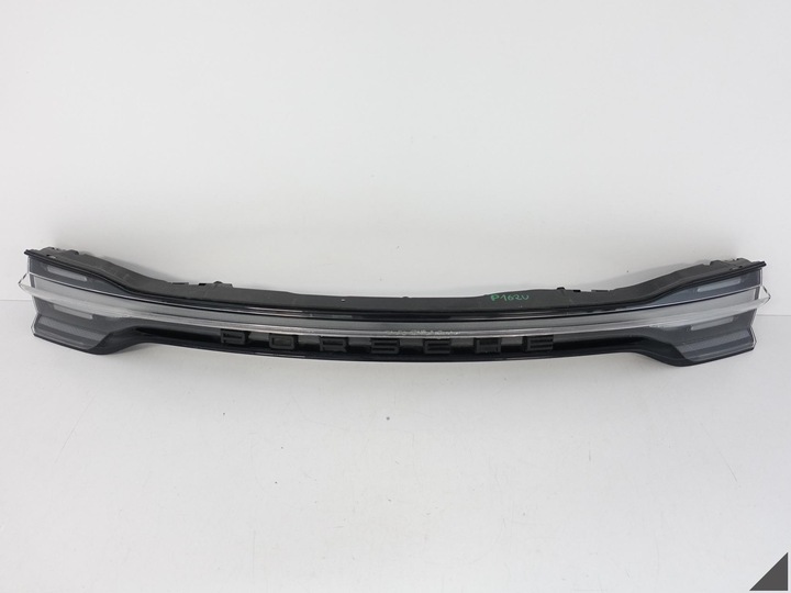 фото №1, Porsche macan 95b рестайлінг 18- gts накладка led зад eu exclusive 95b945308e