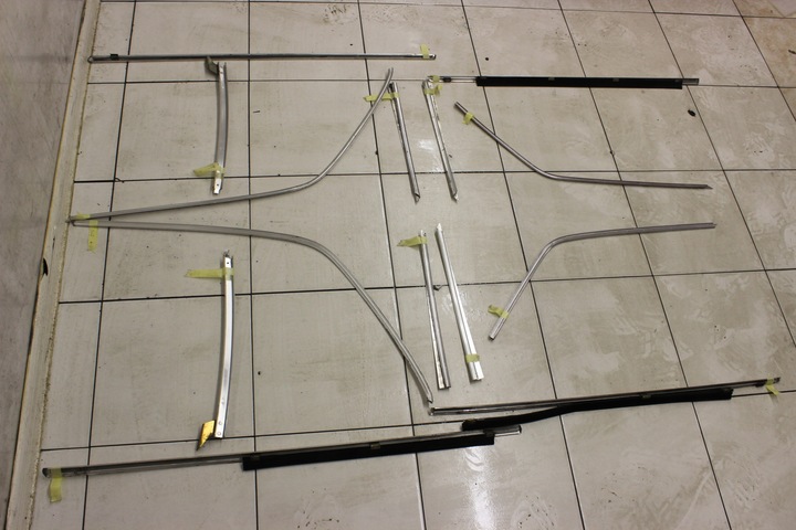 фото №12, Планка скло двері комплект хром w123 sedan