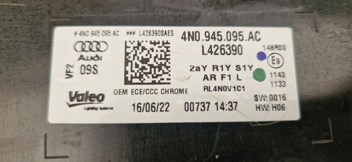 фото №11, Audi a8 d5 накладка крышки зад oled matrix