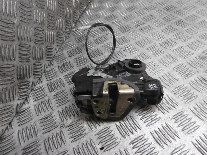 фото №1, Замок дверь правый перед toyota avensis t25 2pin