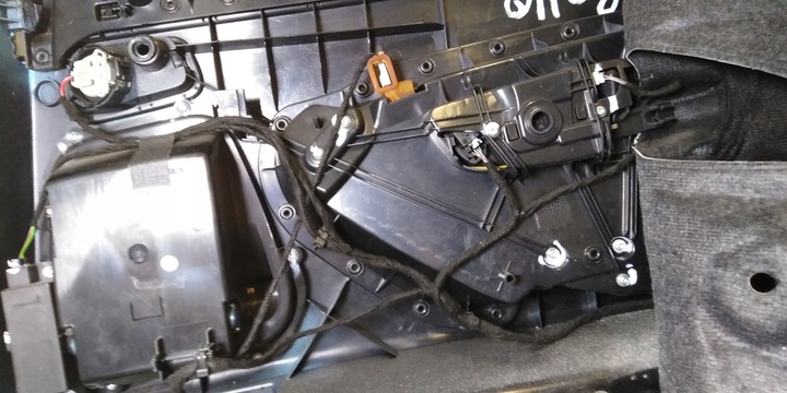 фото №14, Audi a8 d3 довгий оббивка двері лівий зад алькантара