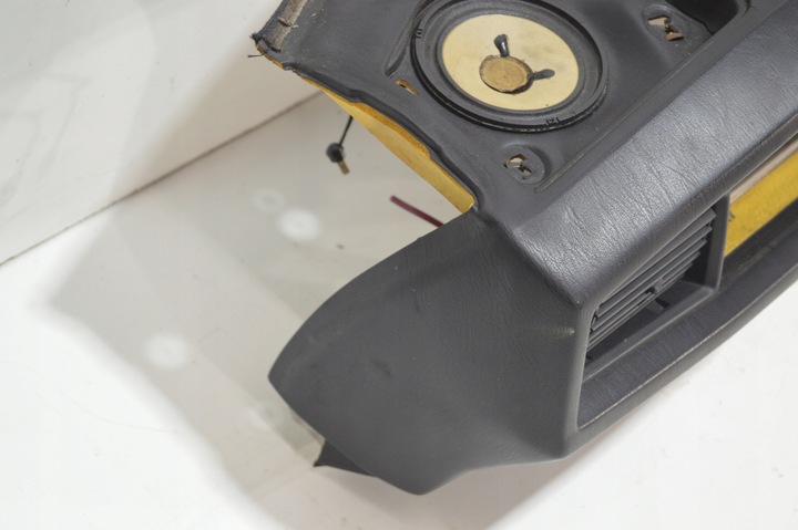 фото №9, Панель роздавальна mercedes 190 w201 2016801587 чорна