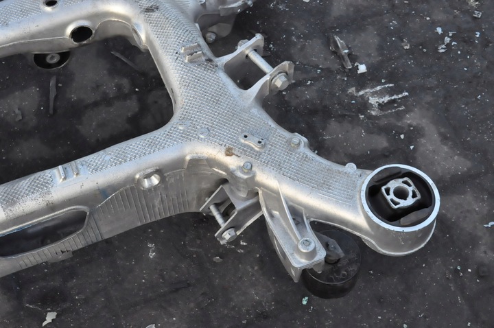 фото №7, Bmw 5 g60 530e плагін гібрид 2.0 299km балка підвішування зад підрамник 8831012