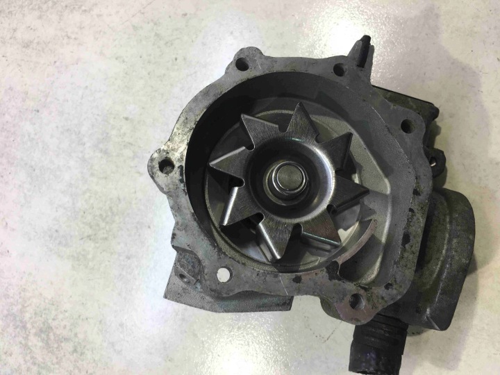фото №5, Водяна помпа  subaru impreza 2.0 16v gc