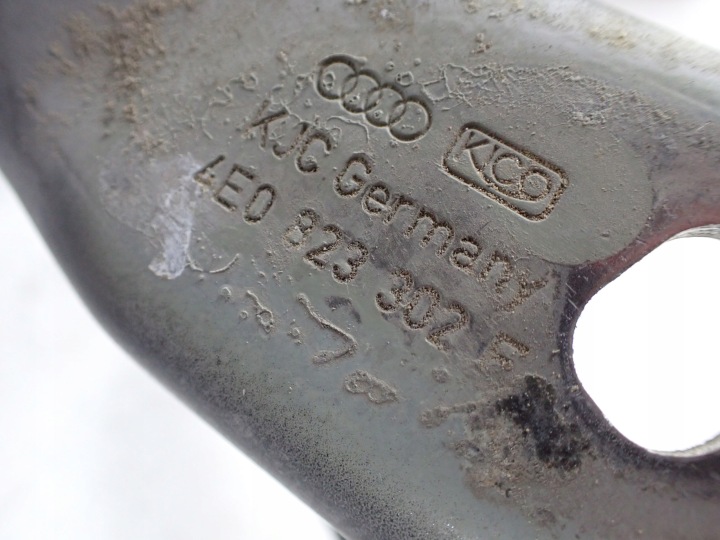 фото №7, Петлі капота праве ліве audi a8 s8 d3 5.2 короткий 4e0823301e 4e0823302e
