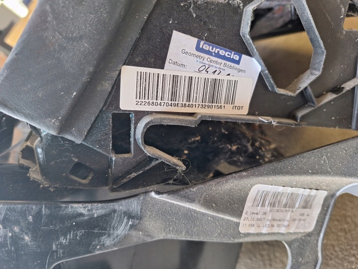 фото №11, Торпедо консоль mercedes w222 рестайлинг стёганая a2226800287