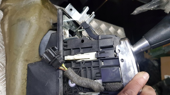 фото №9, Audi a8 d3 домкрат вибірник коробки передач автомат троси