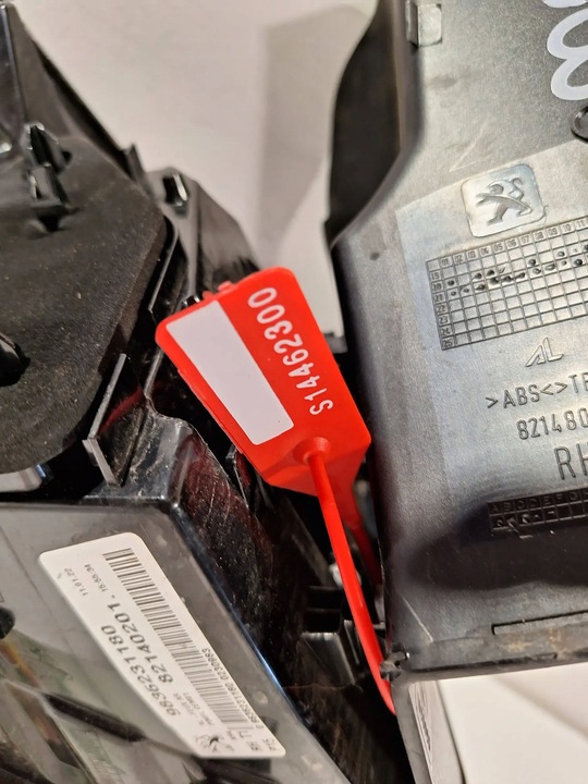 фото №6, Лампа зад права 9836231180 peugeot 3008 ii рестайлінг 21-