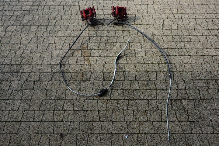 фото №1, Супорт задній затискачі трос skoda octavia 2 ii rs