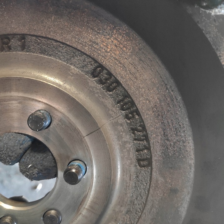 фото №8, Сцепление doscik диск колесо skoda fabia i 1.4 aub 030105271d