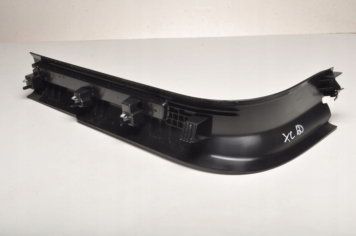 фото №9, Volvo xc60 ii накладка порогова планка права 31448015