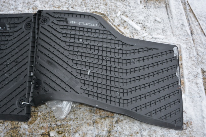 фото №6, Килимки гумові передні audi a3 e-tron 8v1061221a