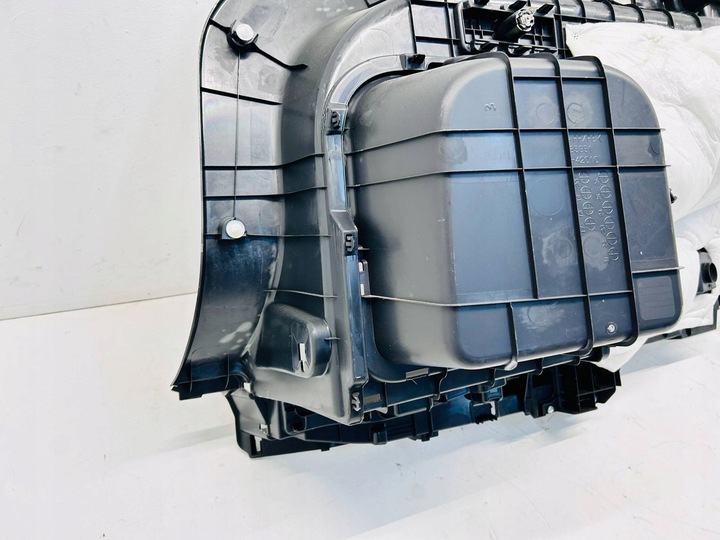 фото №10, Rav4 v боковина обивка багажника правые комплектный