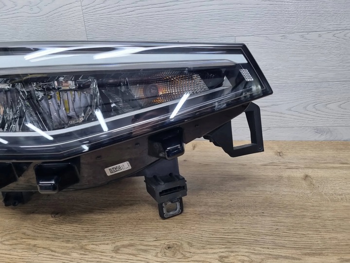 фото №9, Volkswagen id.4 2022 перед сторона права лампи передні