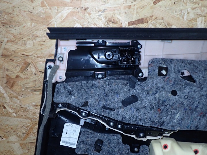 фото №10, Боковина двері лівий зад lexus is iii 200t 300 po рестайлінг 2018 європа