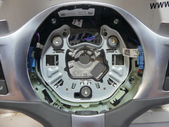 фото №8, Bmw f40 g20 g22 z4 м-пакет кермо подушка безпеки пелюстки