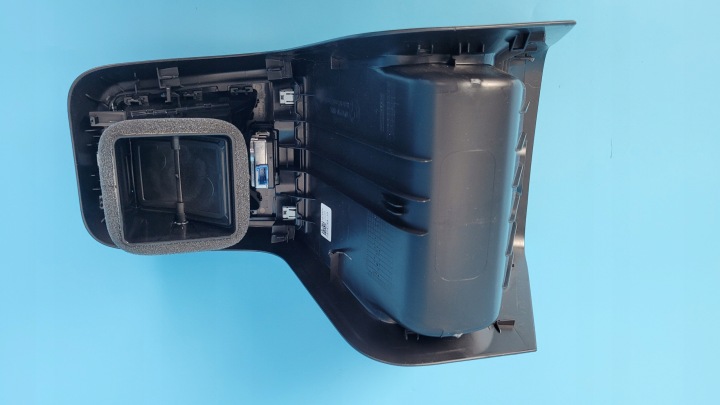 фото №12, Bmw x1 u11 sdrive18i 23r решётки воздуховод защита туннеля среднего 9473179