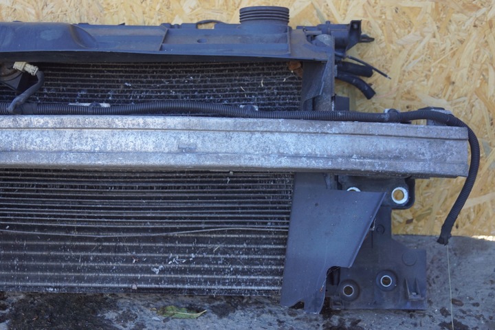 фото №8, Pas переднє радіатор renault megane iii 1.6 b